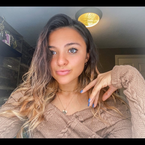 Meet your Posher, Jessica - Picture 1 of 1